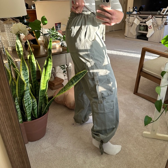 Abercrombie Cargo Pants - Picture 5 of 8